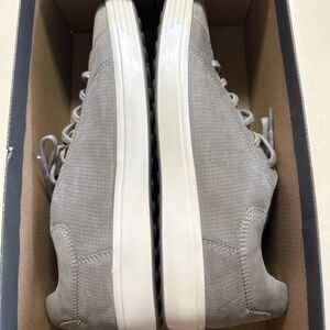 Brand new style shoes